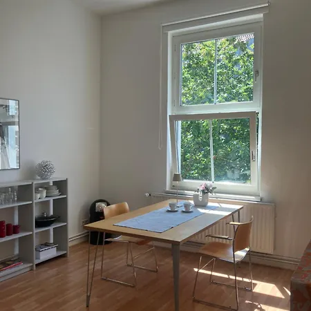 Δωμάτια σε οικογενειακή κατοικία Messezimmer White