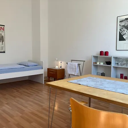 Habitación en casa particular Messezimmer White